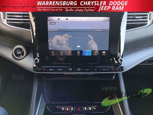 Used 2024 Jeep Wagoneer L Series II w/ Flexible Seating Group image 23