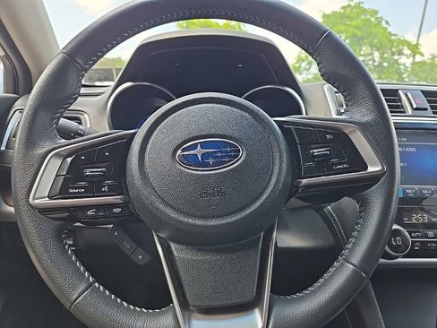 Used 2018 Subaru Outback 2.5i Limited w/ Popular Package #2 AWD/4WD image 11
