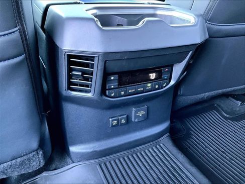 Used 2024 Toyota Sequoia Platinum image 29