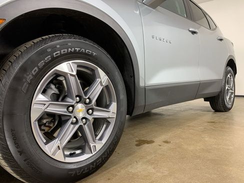 Used 2023 Chevrolet Blazer LT image 2