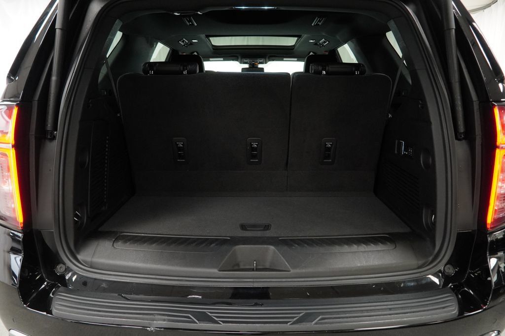 Used 2022 Chevrolet Tahoe LT w/ Luxury Package AWD/4WD image 28