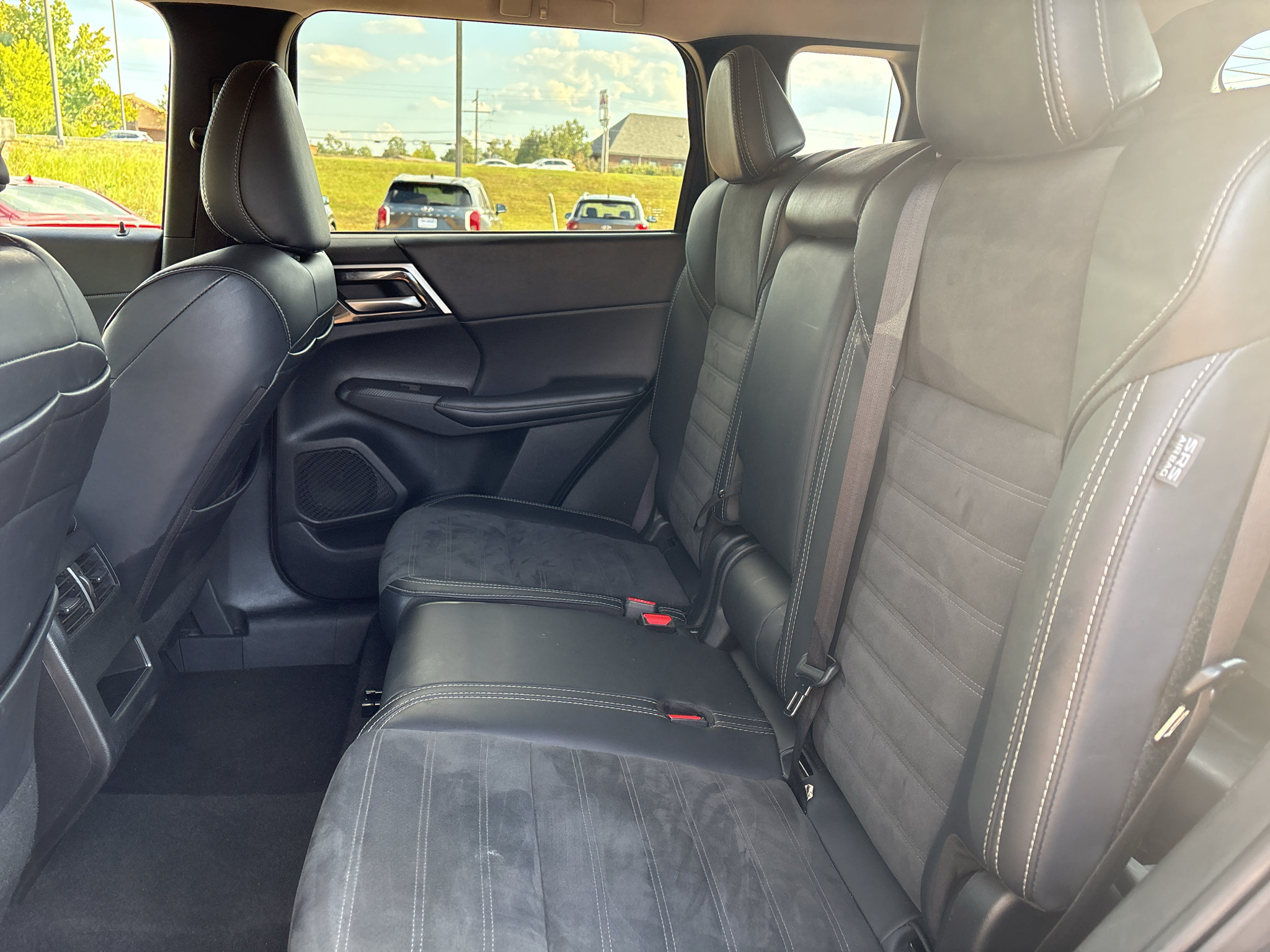 Used 2024 Mitsubishi Outlander SE AWD/4WD image 13