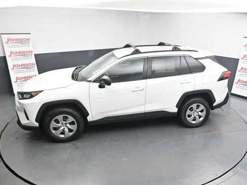 Used 2021 Toyota RAV4 LE image 28