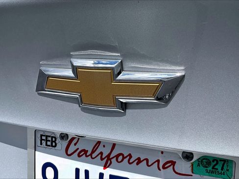 Used 2021 Chevrolet Malibu LT FWD image 30