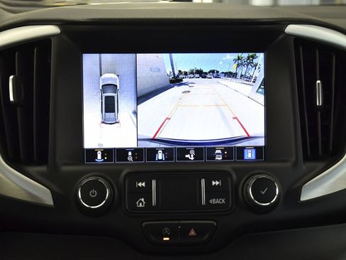 Used 2023 GMC Terrain SLT w/ Tech Package FWD image 16