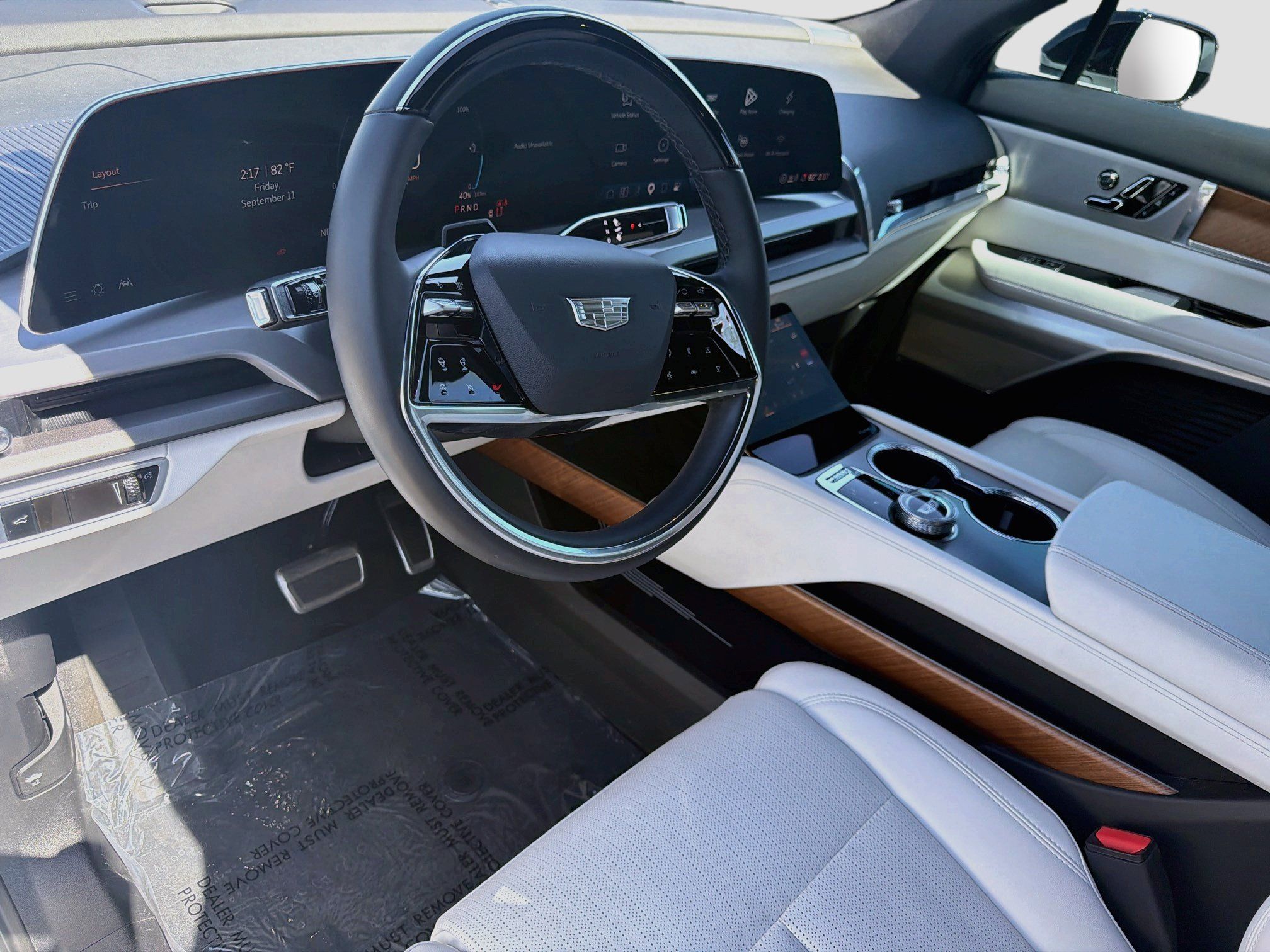 Certified 2026 Cadillac Vistiq Luxury AWD/4WD image 9