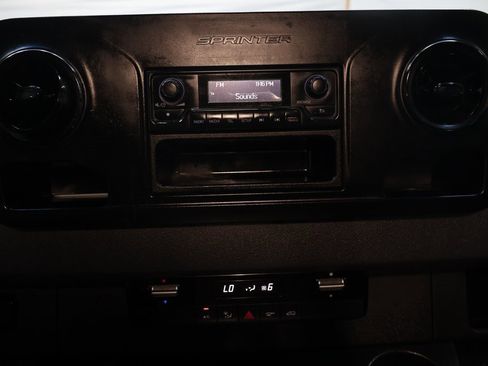 Used 2019 Mercedes-Benz Sprinter 144 image 18