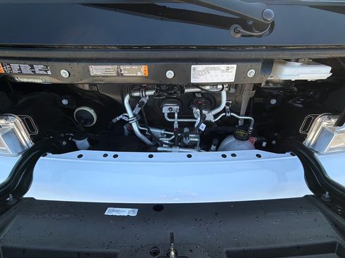 Used 2024 Chevrolet Brightdrop 400 w/ Commercial Equipment Package AWD/4WD image 32