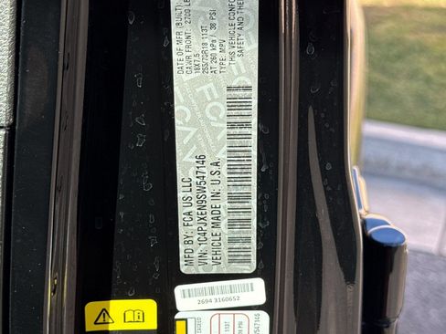 Used 2025 Jeep Wrangler Unlimited Sahara AWD/4WD image 30