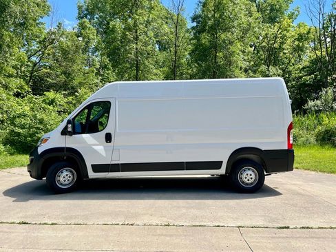Used 2023 RAM ProMaster 2500 image 4