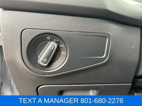 Used 2020 Volkswagen Tiguan SE FWD image 16