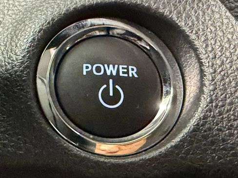 Certified 2025 Toyota RAV4 XLE AWD/4WD image 30