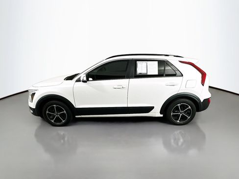 Used 2023 Kia Niro EX FWD image 4