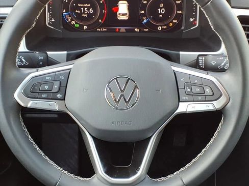 Used 2023 Volkswagen Atlas Cross Sport SE image 16