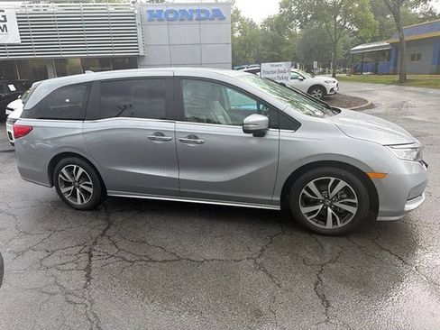 Used 2023 Honda Odyssey Touring image 8