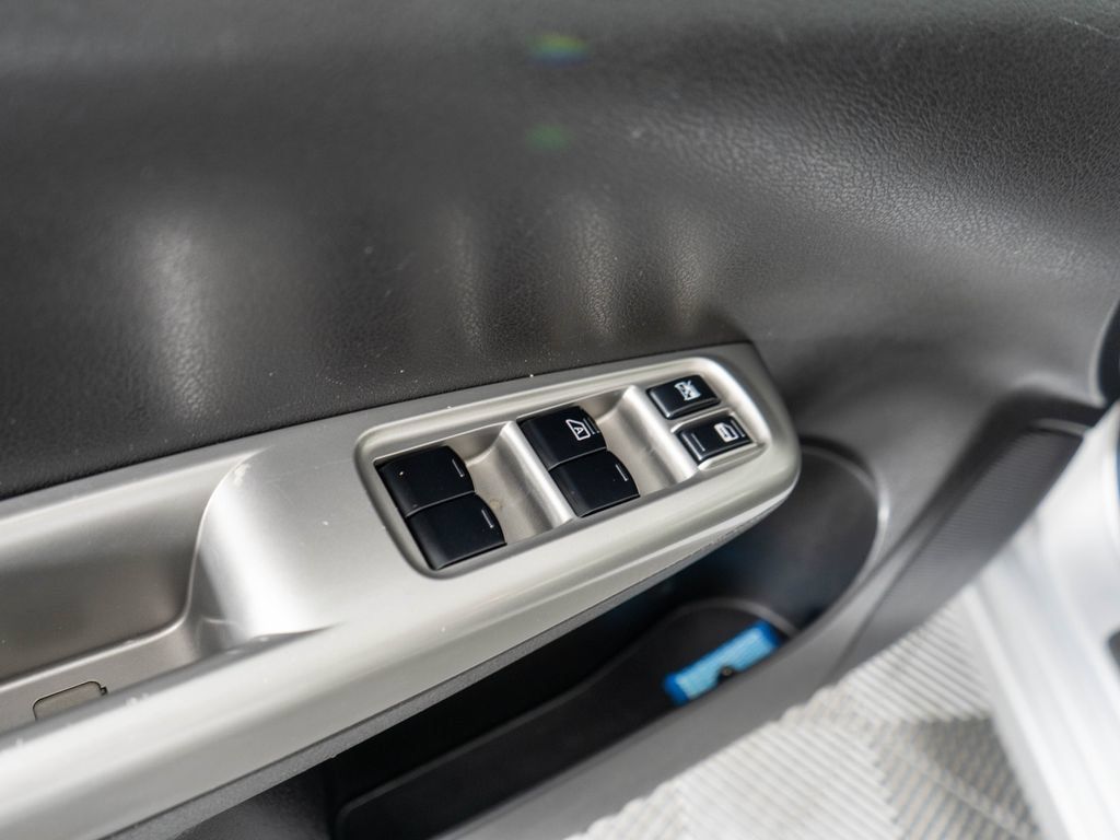Used 2010 Subaru Impreza 2.5i AWD/4WD image 20