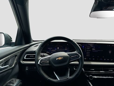 Used 2024 Chevrolet Traverse LT AWD/4WD image 21
