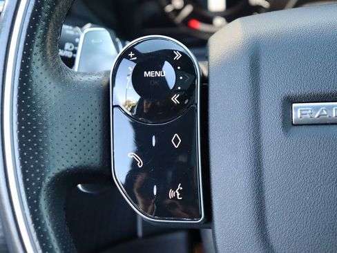 Used 2018 Land Rover Range Rover Velar R-Dynamic SE image 19