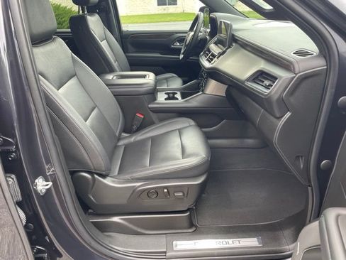 Used 2022 Chevrolet Tahoe Z71 w/ Luxury Package AWD/4WD image 13