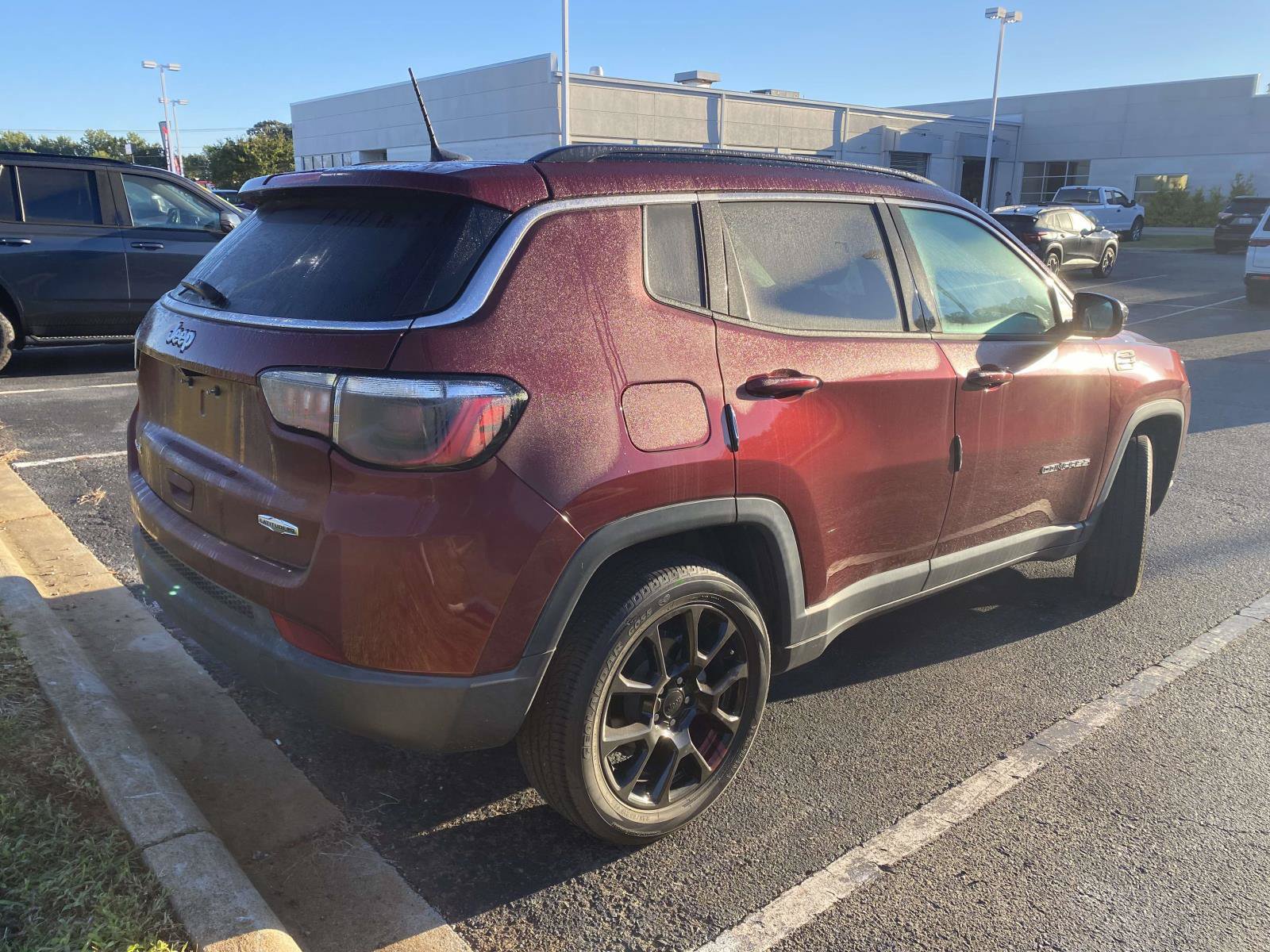 Used 2022 Jeep Compass Latitude AWD/4WD image 6