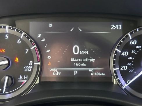 Used 2022 Toyota Highlander XLE AWD/4WD image 29