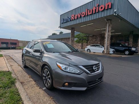 Used 2016 Nissan Altima 2.5 SV w/ Convenience Package FWD image 1