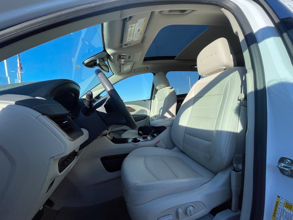 Used 2024 GMC Terrain Denali w/ Denali Premium Package AWD/4WD image 19