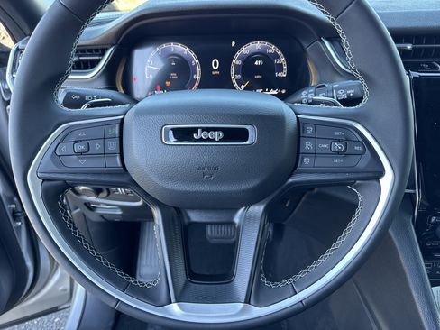 New 2025 Jeep Grand Cherokee L Laredo image 7