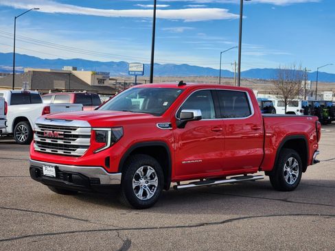 Used 2023 GMC Sierra 1500 SLE w/ Preferred Package image 5