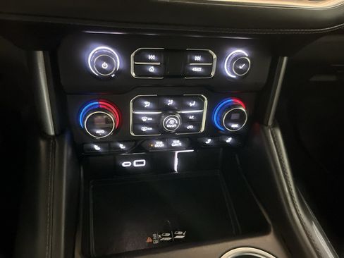 Used 2023 Chevrolet Tahoe LT w/ Luxury Package AWD/4WD image 19