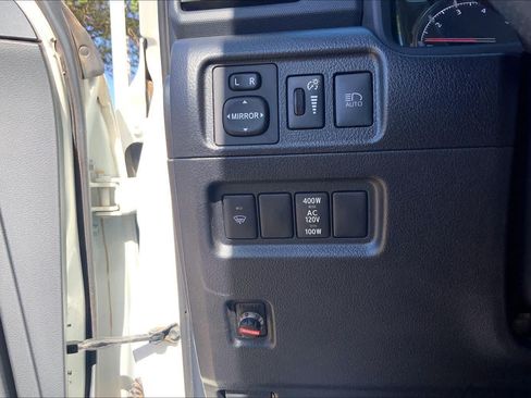 Used 2021 Toyota 4Runner Venture AWD/4WD image 36