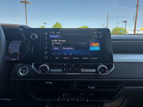 Used 2023 Chevrolet Colorado LT RWD image 18