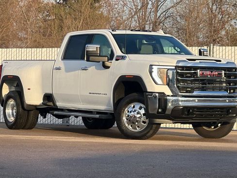 Used 2026 GMC Sierra 3500 SLT w/ SLT Premium Package AWD/4WD image 2