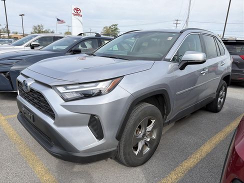 Used 2023 Toyota RAV4 XLE w/ XLE Grade Weather Package AWD/4WD image 4
