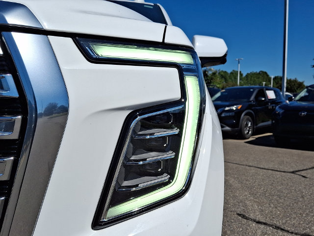 Used 2025 GMC Yukon XL Denali AWD/4WD image 9