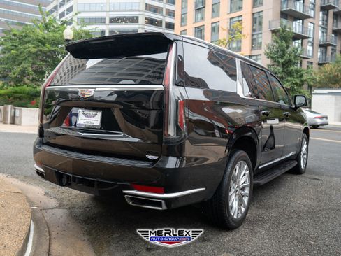 Used 2022 Cadillac Escalade ESV Premium Luxury image 7