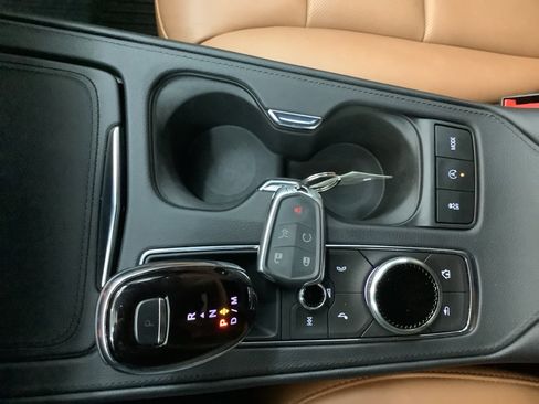 Used 2023 Cadillac XT4 Premium Luxury image 21