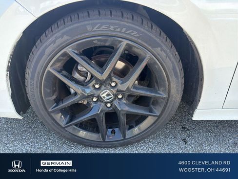 Used 2023 Honda Civic Sport image 11