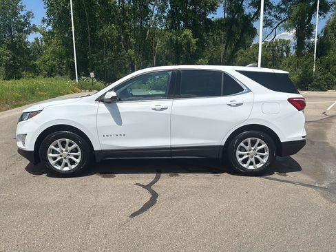 Used 2020 Chevrolet Equinox LT w/ Driver Convenience Package FWD image 2