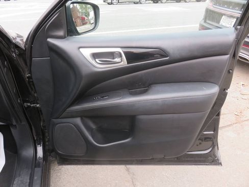 Used 2018 Nissan Pathfinder 4WD image 28