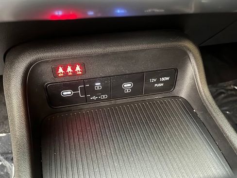 Used 2024 Hyundai Kona SEL AWD/4WD image 27
