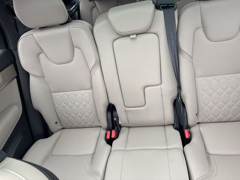 Certified 2025 Volvo XC90 B6 Plus image 35