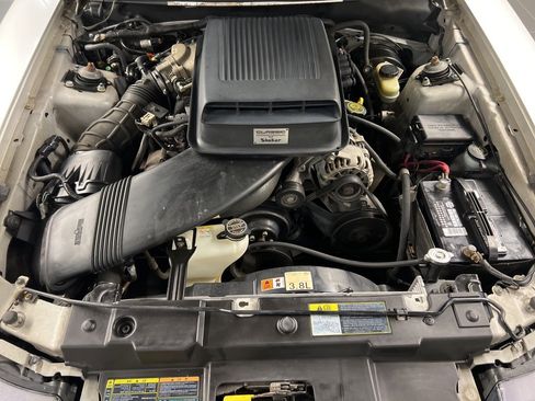 Used 2001 Ford Mustang Coupe image 25