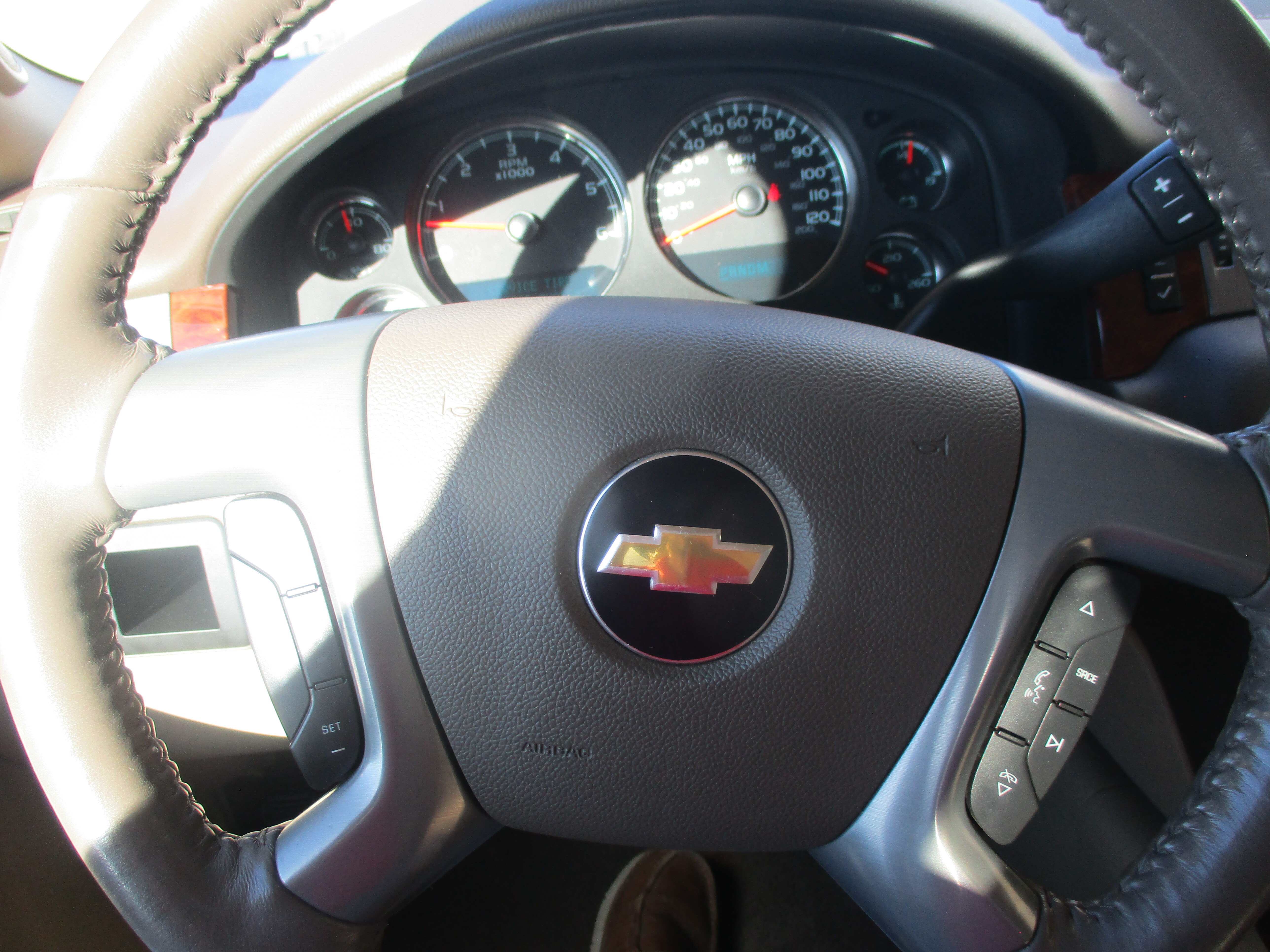 Used 2011 Chevrolet Avalanche LTZ RWD image 16