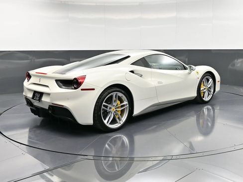 Used 2017 Ferrari 488 GTB image 8