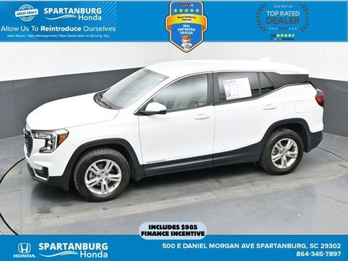 Used 2022 GMC Terrain SLE w/ LPO, Floor Liner Package image 1