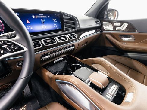 Certified 2026 Mercedes-Benz GLS 450 4MATIC image 15