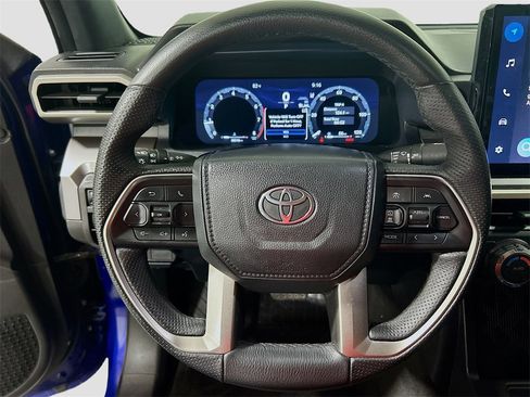 Used 2024 Toyota Tacoma TRD Off-Road image 9