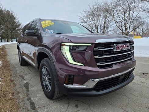 Used 2025 GMC Acadia Elevation image 9