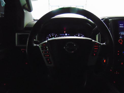 Used 2021 Nissan Titan SV w/ SV Convenience Package AWD/4WD image 16